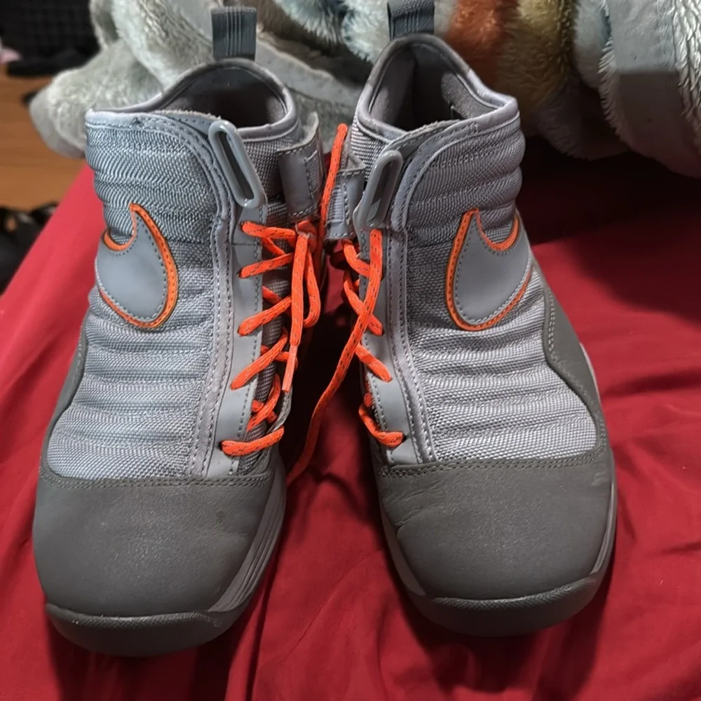 Nike men’s grey 8.5 - Picture 3 of 3